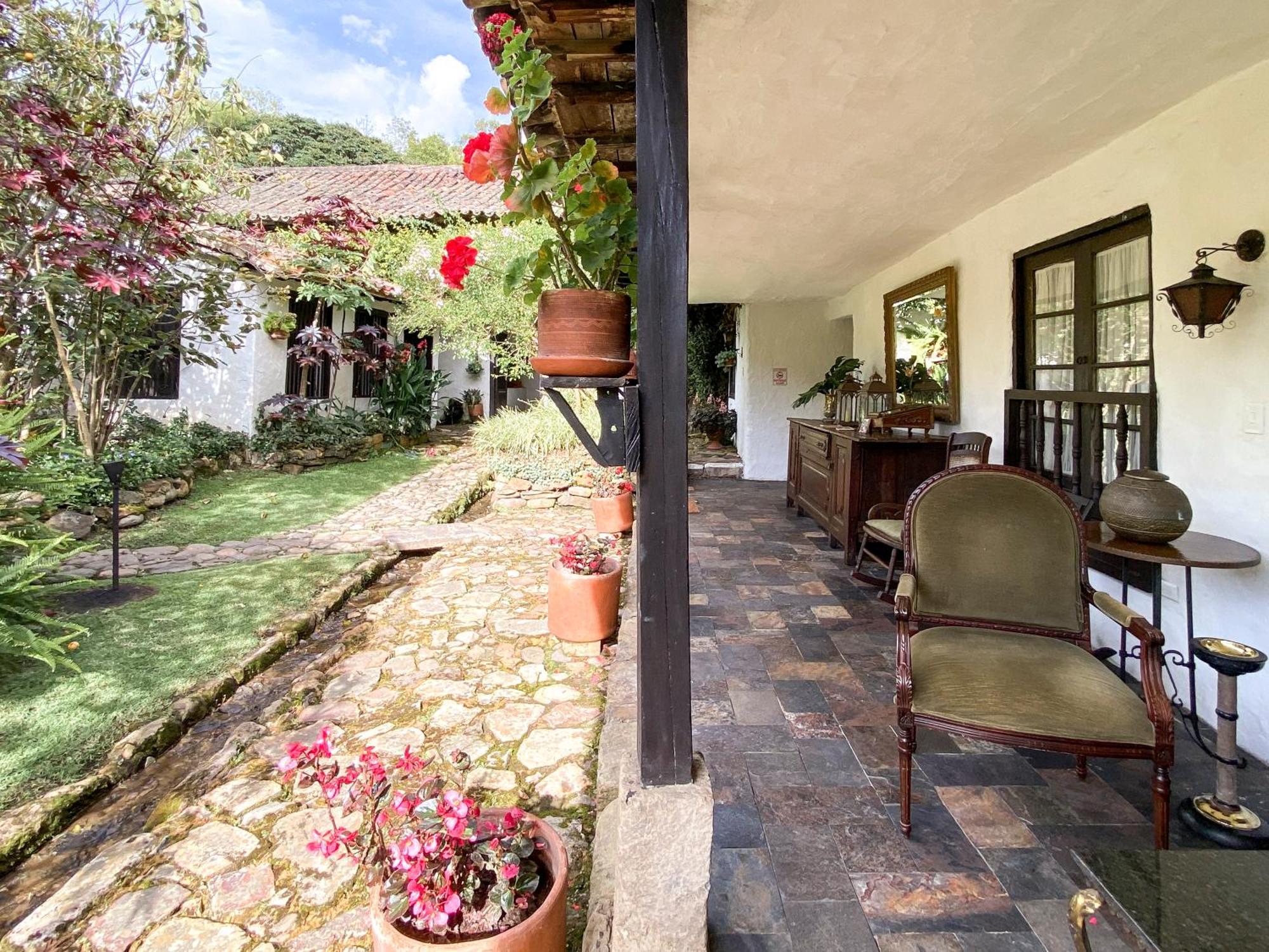 Hotel Hacienda Baza Тибана Экстерьер фото